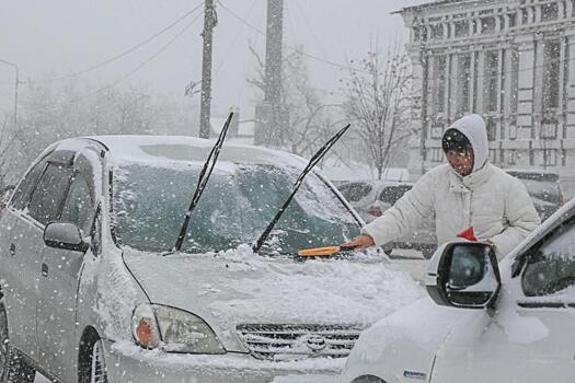 Фоторепортаж PRIMPRESS: Владивосток снова заметает снегом