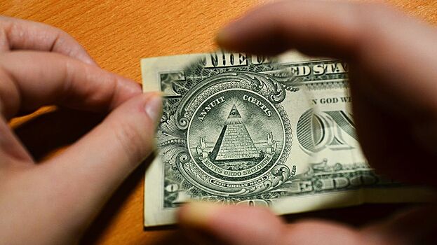 Инвестор Бахтин призвал не покупать иностранную валюту до стабилизации курса