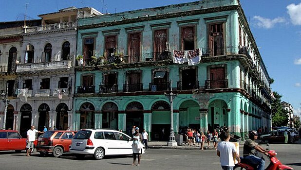 На Кубе заявили об осадном положении своего посольства в США