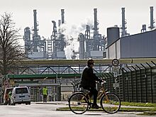 Германия хочет до конца года отказаться от российской нефти. Что говорят немецкие политики