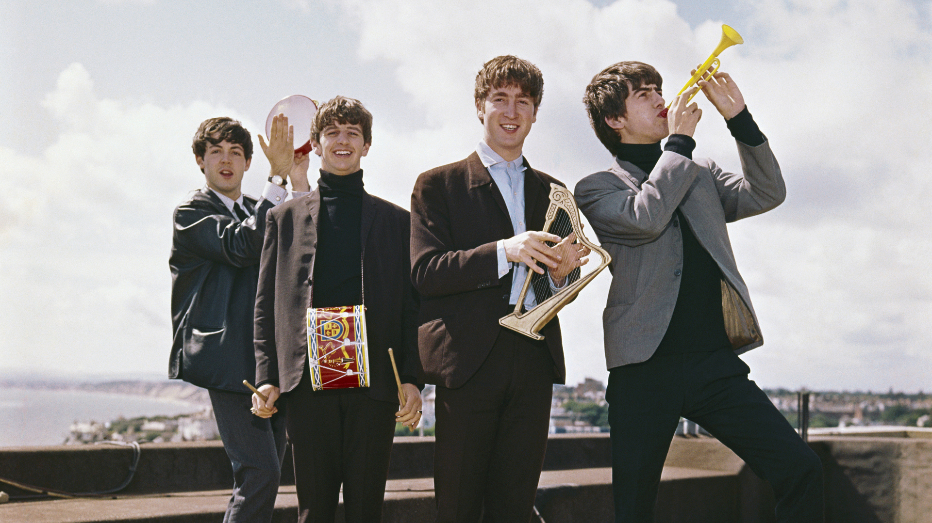 Слева направо: Пол Маккартни, Ринго Старр, Джон Леннон и Джордж Харрисон