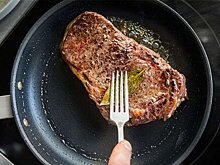 Ученые рассказали, какое мясо в реальности опасно