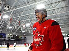 «Эти двое входят в пятёрку лучших в истории». Маккиннон — об игре с Кросби и Макдэвидом