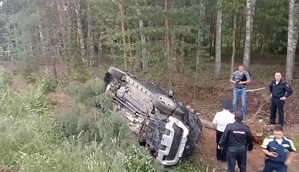 Пассажир легковушки погиб в кювете в Шарангском округе