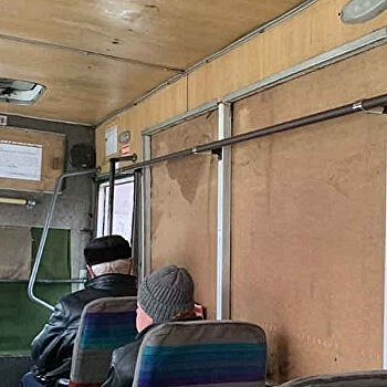 Транспортное ноу-хау по-украински: окна в маршрутках заменяют фанерой