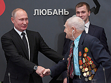 Путин вместе с ветеранами и поисковиками посмотрел фильм «Рубеж»