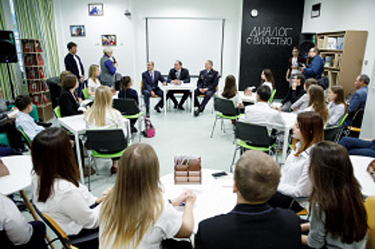 Максим Ряшин пригласил школьников к диалогу