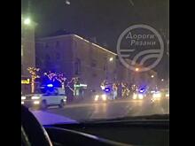 По центру Рязани проехала колонна полицейских машин со спецсигналом