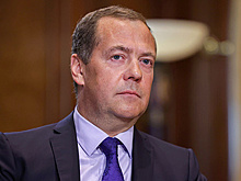Медведев счел циничным тезис Столтенберга о воюющей Украине
