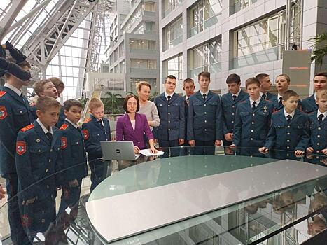 Уделить внимание детям. Губернатор Подмосковья провел встречу с учениками кадетской школы
