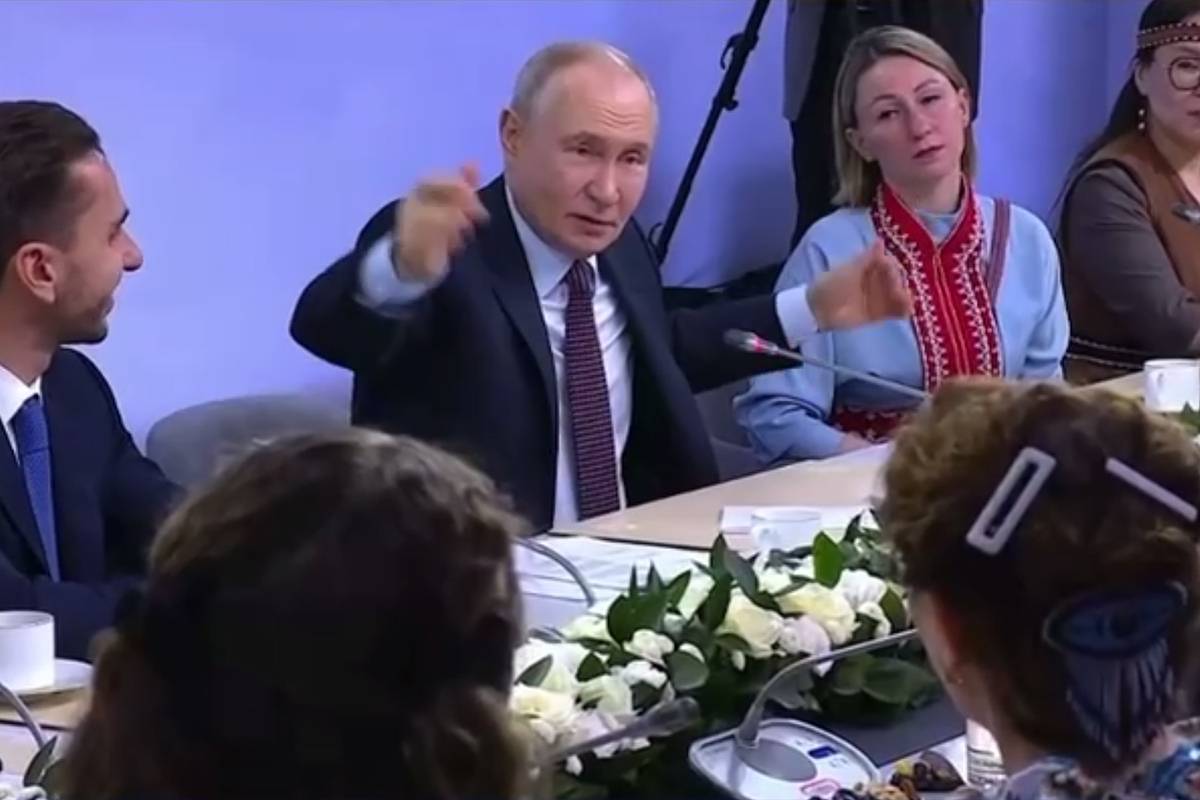 Путин показал размер рогов у лосей на Сахалине