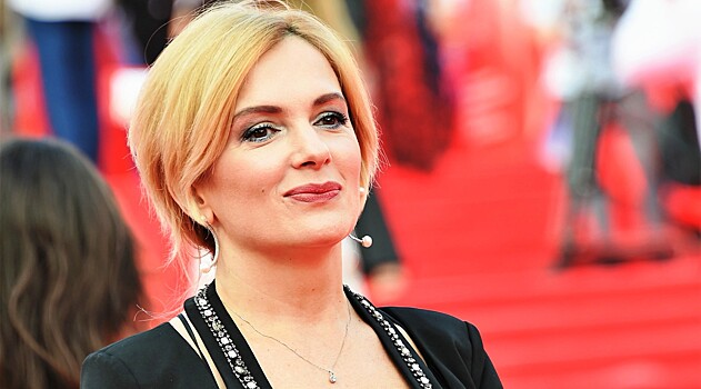 Мария Порошина с ярким макияжем восхитила фанатов на весеннем фото