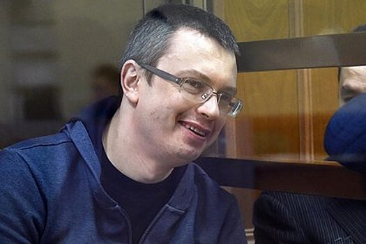 С осужденного за взятку от главного вора России генерала СК сняли судимость