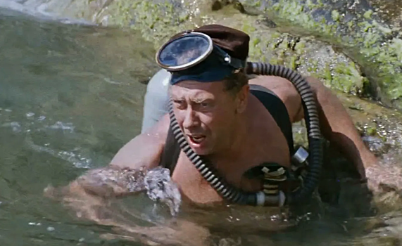 Кадр дня: случайная сцена из «Бриллиантовой руки»