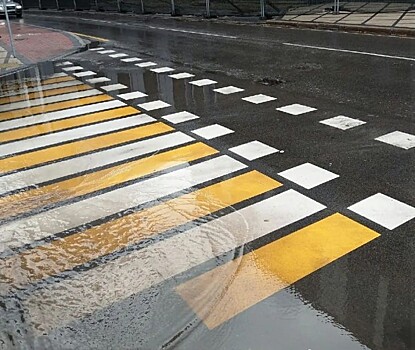 Калининградцы жалуются на лужи и неработающие ливневки у Музея Мирового океана