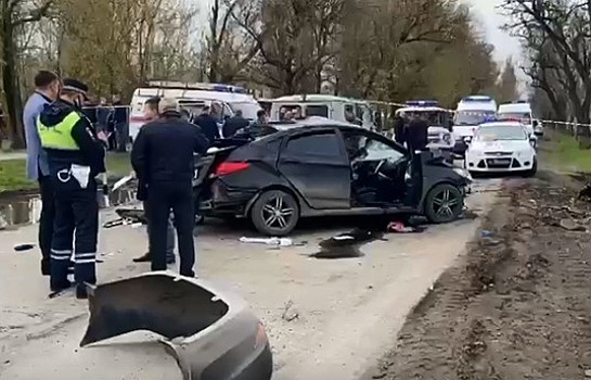 В Ростовской области пятеро подростков погибли в ДТП, возвращаясь с дня рождения друга