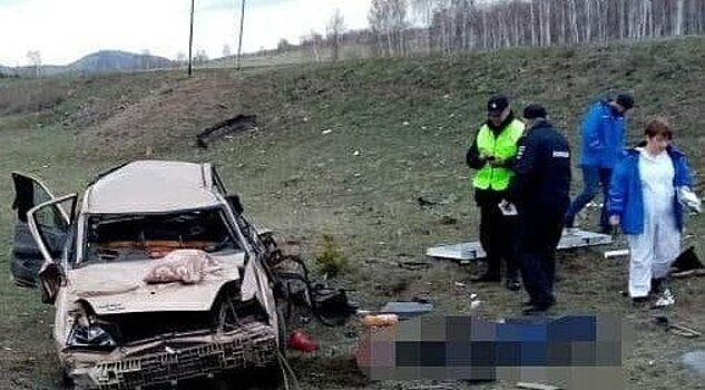 Трое мужчин разбились насмерть на трассе в Башкирии