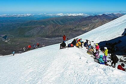 В КБР ограничат походы в горы после трагедии на Эльбрусе