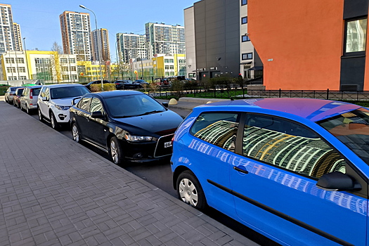 Написанное краской послание на машине москвича развеселило пользователей сети