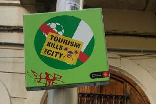 «Туристы-террористы». Как Барселона «объявила» войну гостям города
