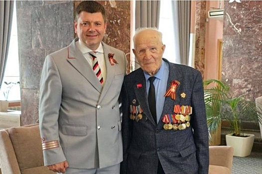 Из Элисты на парад в Москву отправился 99-летний ветеран Петр Леонтьев