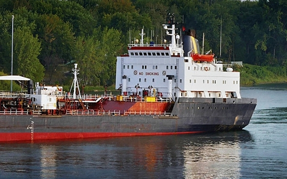 Экипаж помешал захвату нефтяного танкера