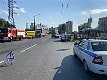 В Тольятти отлетевшая при ДТП легковушка насмерть сбила женщину на переходе