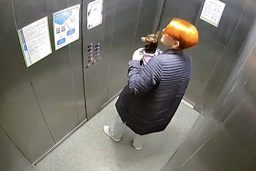 В краснодарской многоэтажке сорвался лифт с человеком внутри