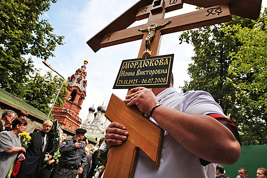 Из-за могилы Нонны Мордюковой разгорелся громкий скандал