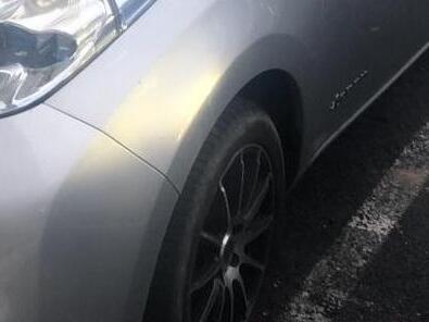 «Мешает стареньким ходить»: владельца необычного авто обсуждает весь Владивосток