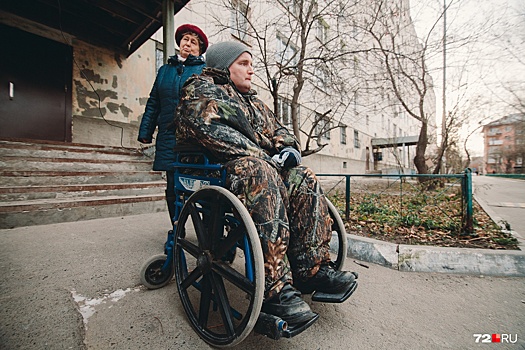Капремонт дома на Республики лишил инвалида возможности выбраться на улицу. Пандуса нет в проекте