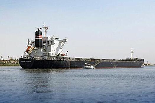 В Суэцком канале снова застряло судно