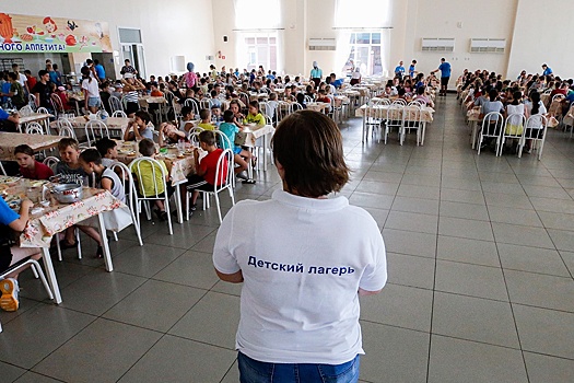 Белгородских школьников отправят на каникулы в другие регионы