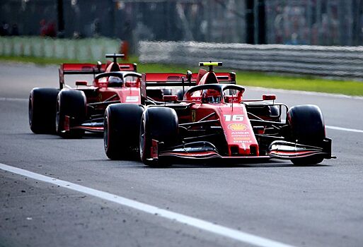 В Red Bull усомнились в легальности двигателя Ferrari
