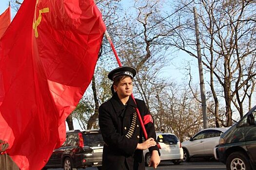 Коммунисты отметили годовщину Октябрьской революции митингом в Москве