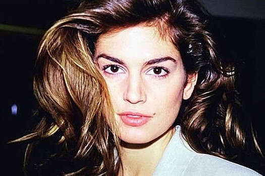 Синди Кроуфорд опубликовала архивное фото из 90-х