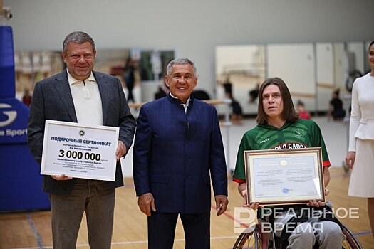 Рустам Минниханов — "Крыльям Барса": "Каждый из вас — это пример того, как можно достигнуть успехов в спорте"