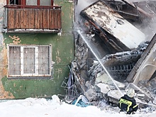 В Новосибирске из-под завалов рухнувшего дома вытащили женщину