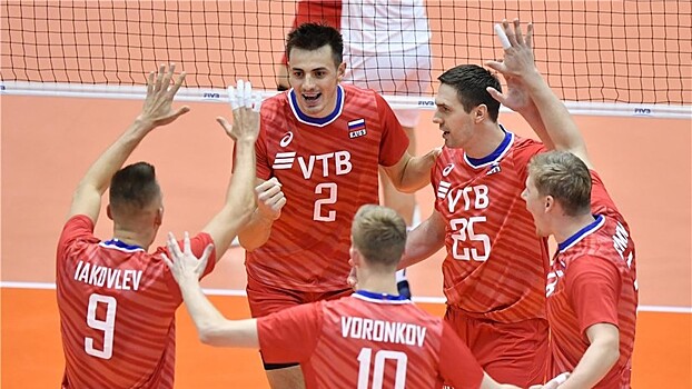Российские волейболисты стартовали с победы на КМ