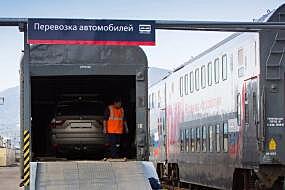 На маршруте Санкт-Петербург – Воркута начал курсировать вагон-автомобилевоз