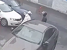 Казанского бизнесмена, жену которого ранили ножом возле школы, выпустили из-под стражи