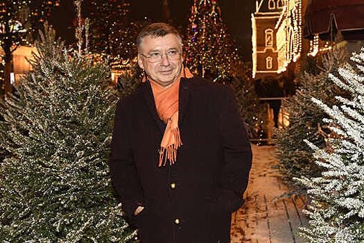 Ресторатор Антон Табаков заявил, что Миронов посоветовал ему ценить своего отца