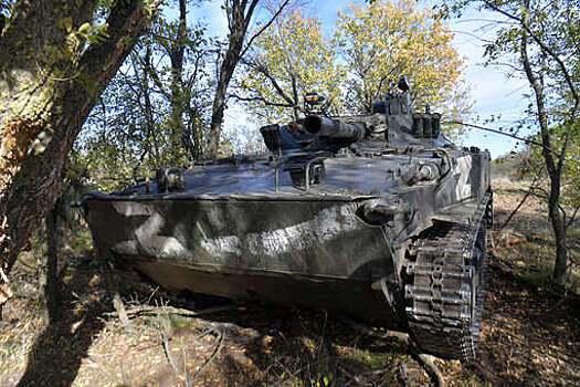 Медведев выложил видео, сообщающее о начале серийного выпуска БМП-3 с динамической защитой