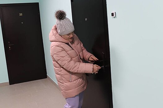 В Свердловской области заселили дом, построенный для сирот
