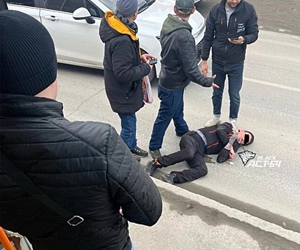 В Новосибирске пешехода сбил автомобилем на остановке "Гурьевская"
