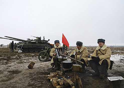 Музыка и песни сменили грохот артзалпов на полигоне Прудбой под Волгоградом