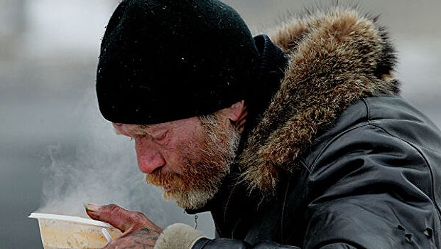 Фонд "Доктор Лиза" изменил формат раздачи обедов бездомным