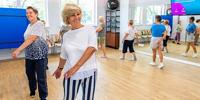 «Долголетов» Зюзина приглашают на танцевальные занятия в школу №554