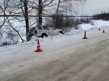 Водитель иномарки пострадал при столкновении с деревом в Вачском округе