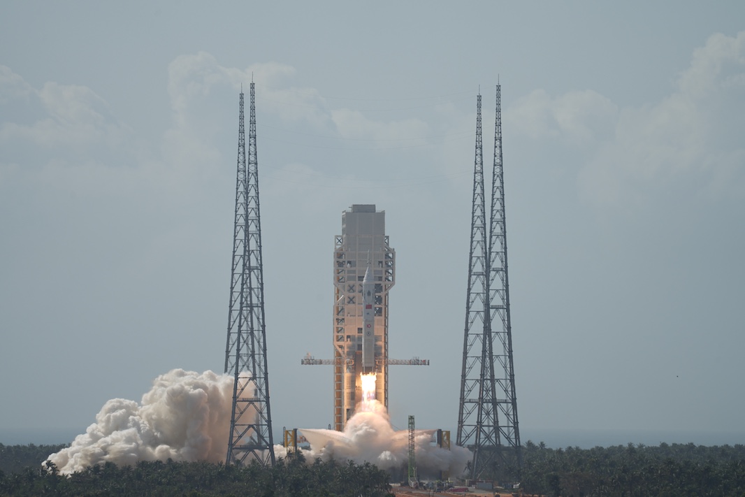 Китай успешно испытал космический корабль для пилотируемой миссии на Луну